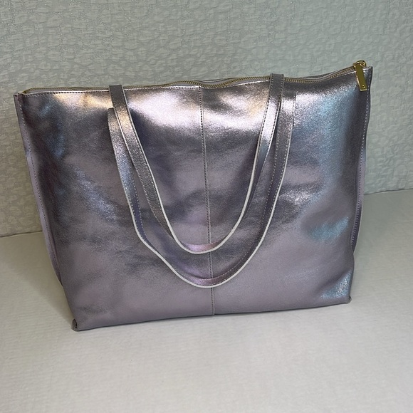 G.I.L.I  METALLIC LEATHER ZIP TOP TOTE - Picture 4 of 16
